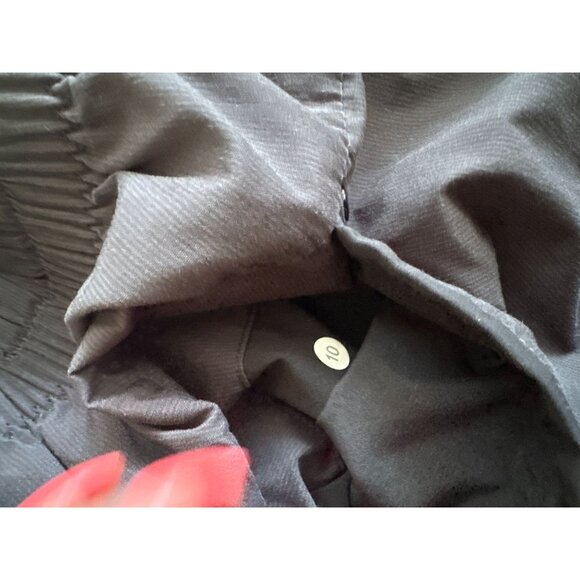 LULULEMON Women's Black Cuffed Shorts Size 10 - Picture 5 of 8